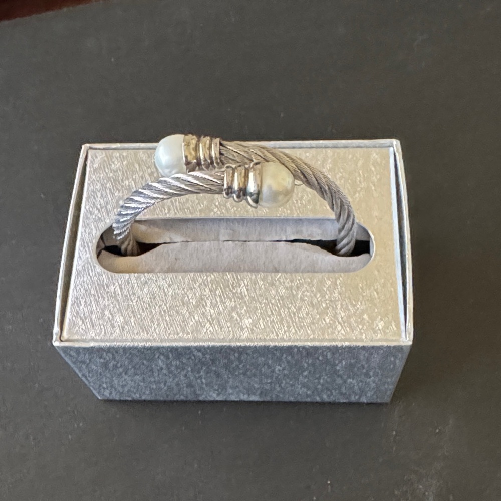 Elegant Silver and White Women's Cable Bracelet